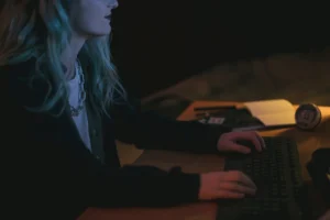 Woman typing on a keyboard - Credits: pexels