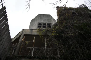 Creeping ivy overtakes an abandoned - Credits: pexels