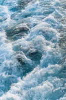 Vibrant and energetic ocean waves - Credits: pexels