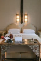 Explore a stylish hotel room - Credits: pexels